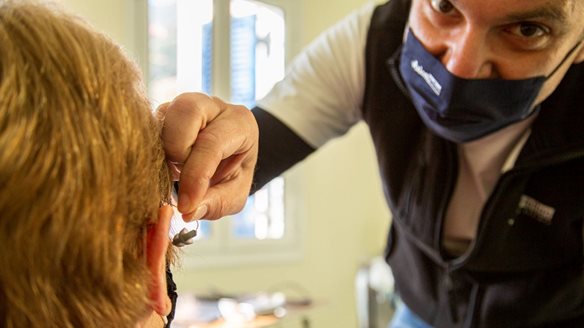 "Αποστολή αγάπης" της Axion Hellas στον δήμο Σιντικής – 55 γιατροί προσφέρουν δωρεάν εξετάσεις