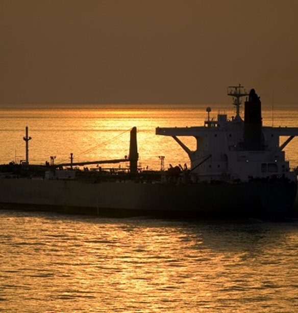 ΕΕ: Στη λίστα του "σκιώδους στόλου" 41 ακόμη πλοία