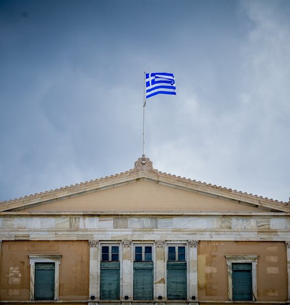 Δημοσκόπηση Alco (β' μέρος): Οι πολίτες ανησυχούν για το 2026 - Το 49% των πολιτών θα ξοδέψει λιγότερα φέτος τα Χριστούγεννα