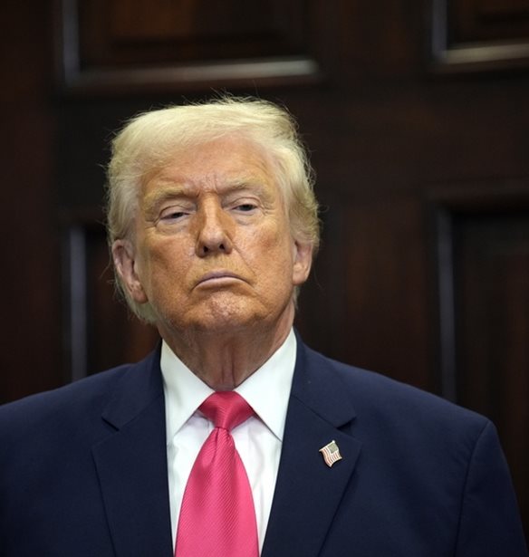 Απέναντι στην Κίνα, ο Τραμπ προωθεί την "Ειρήνη της Σιλικόνης"