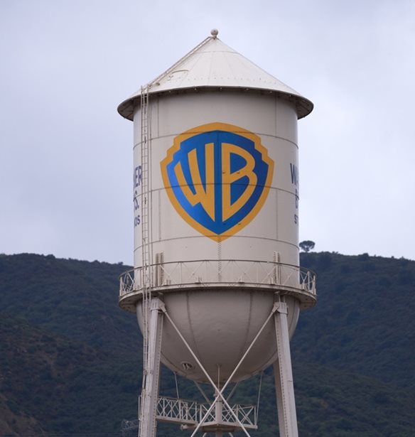 Η Warner Bros απορρίπτει την πρόταση επιθετικής εξαγοράς ύψους 108,4 δισ. δολαρίων της Paramount