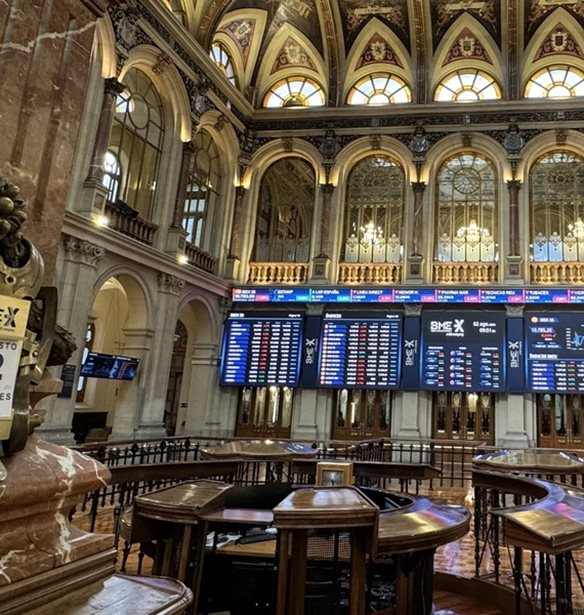 Μικρές απώλειες στα ευρωπαϊκά χρηματιστήρια με το βλέμμα στις κεντρικές τράπεζες