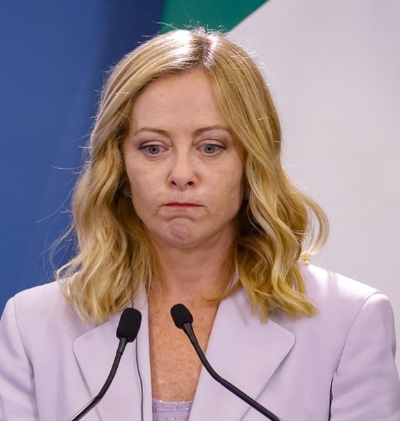 Μελόνι: Εξασφαλίσθηκαν οι αναγκαίοι πόροι για την Ουκρανία, αλλά με μια λύση που διαθέτει στέρεες βάσεις