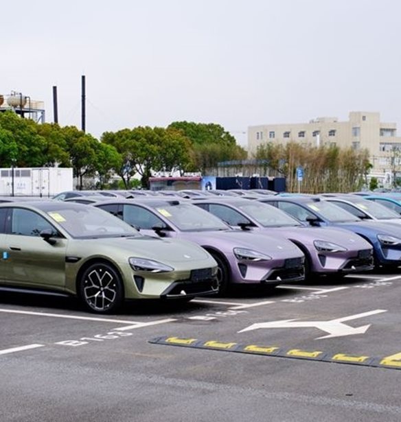 Η "καθυστέρηση" των ΗΠΑ και της Ευρώπης δίνει προβάδισμα στην Κίνα στα ηλεκτρικά οχήματα