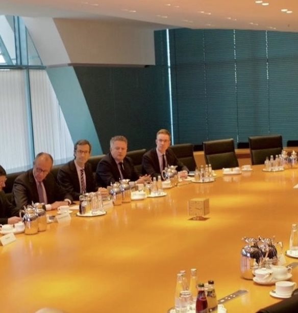 ΗΠΑ: Το 90% των ζητημάτων Ρωσίας-Ουκρανίας έχει επιλυθεί - Εγγυήσεις ασφαλείας τύπου Άρθρου 5 στο τραπέζι