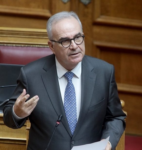 Ν. Παπαθανάσης: Εσείς χειροκροτούσατε Βαρουφάκη, εμείς Πιερρακάκη - Π. Πολάκης: Αέρας κοπανιστός το έργο του