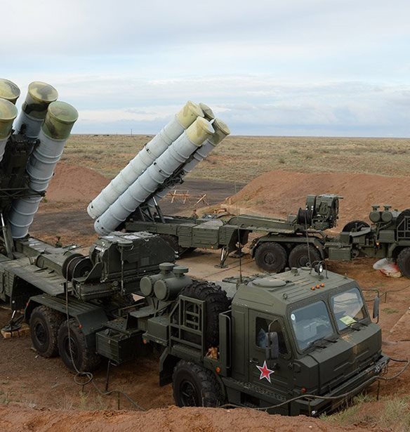 Bloomberg: Ο Ερντογάν ζητά από τον Πούτιν να πάρει πίσω τους S-400 για να ξεμπλοκάρει την αγορά των F-35