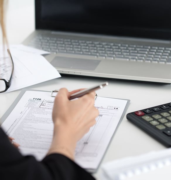 Έρχονται μειώσεις φόρων για τις επιχειρήσεις – Ποια μέτρα βρίσκονται στο τραπέζι