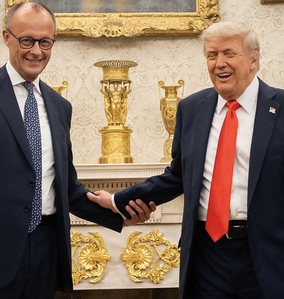 Ο Μερτς ως Μάο, ο Τραμπ ως Χρουστσόφ