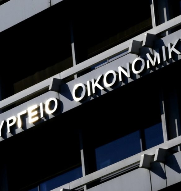 Γιατί το ΥΠΕΘΟ προβλέπει ιδιωτικές επενδύσεις 40 δισ. ευρώ την επόμενη 4ετία - Οι κρίσιμοι αριθμοί