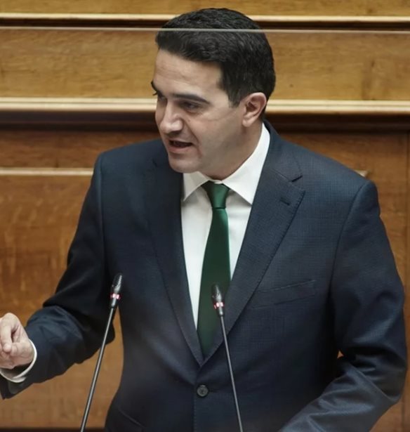 Ο 16χρονος γιος του Μ. Κατρίνη οδηγούσε χωρίς δίπλωμα - "Αισθάνομαι συντριβή, αναλαμβάνω την ευθύνη", λέει ο βουλευτής