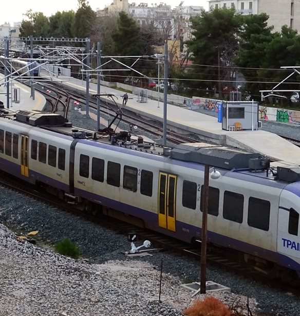 Ακινητοποιήθηκε η αμαξοστοιχία IC 57, Θεσσαλονίκη-Αθήνα, στην περιοχή του Δομοκού λόγω τεχνικού προβλήματος