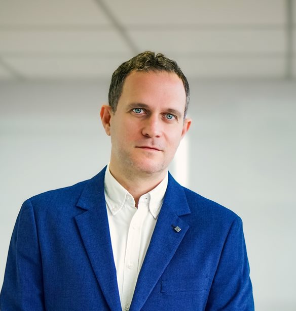 Γ. Κραββαρίτης (KRV): Η αγορά των ΑΠΕ τρέχει με δύο ταχύτητες – Εμείς προοδεύουμε με εξωστρέφεια και δημιουργικές λύσεις