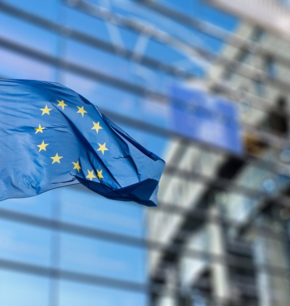 Η ΕΕ επεκτείνει τον φόρο άνθρακα στις εισαγωγές προϊόντων με υψηλές εκπομπές