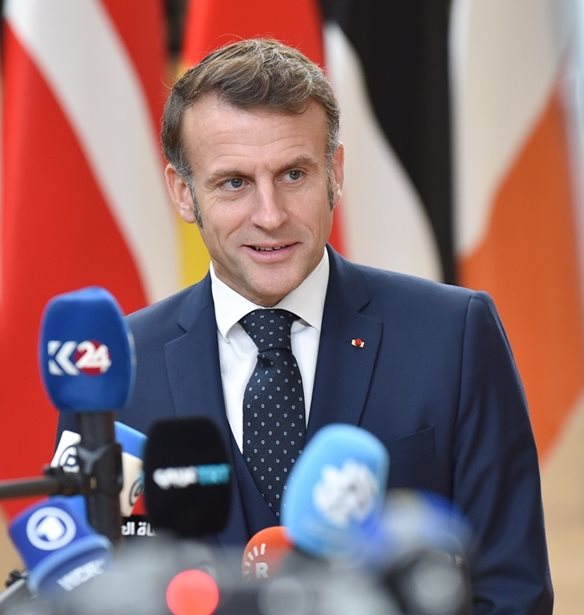 Μακρόν: Να εξευρεθούν τρόποι για να ξαναρχίσει ο διάλογος με τη Ρωσία