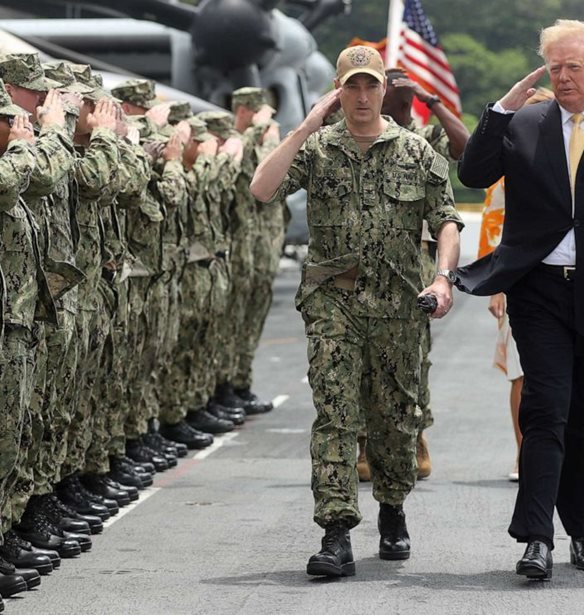 Ο Τραμπ ονομάζει αξιωματικό των πεζοναυτών επικεφαλής της Νότιας Διοίκησης - Αναβάθμιση με άρωμα Βενεζουέλας