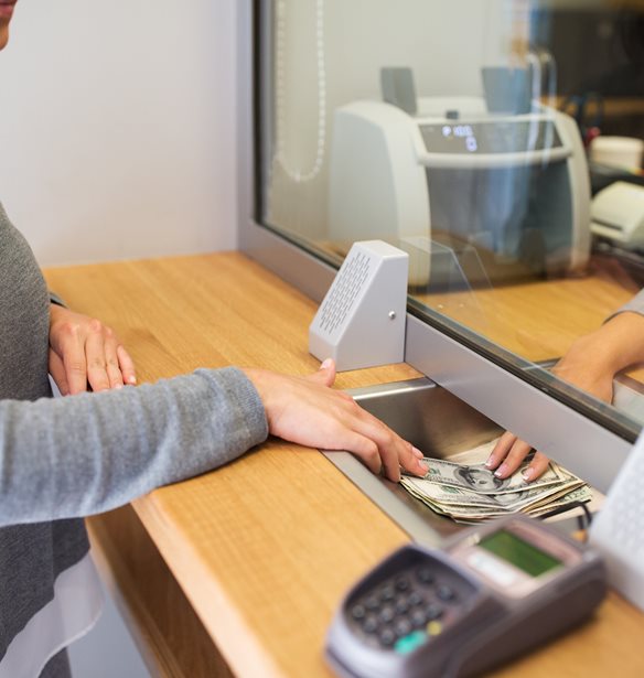 Επιτροπή Ανταγωνισμού: Προβληματικός ο ανταγωνισμός στα επιτόκια καταθέσεων