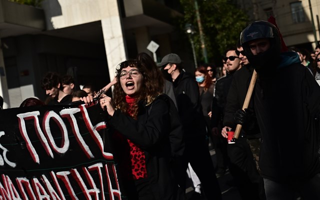 Επέτειος Γρηγορόπουλου: Χωρίς εντάσεις η μαθητική και φοιτητική πορεία - Ανοιχτοί οι σταθμοί μετρό