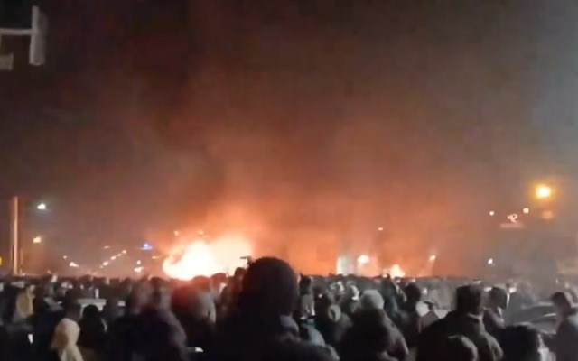 Ιράν: Διορία τριών ημερών στους νέους που "εμπλέκονται άθελά τους" σε ταραχές να παραδοθούν