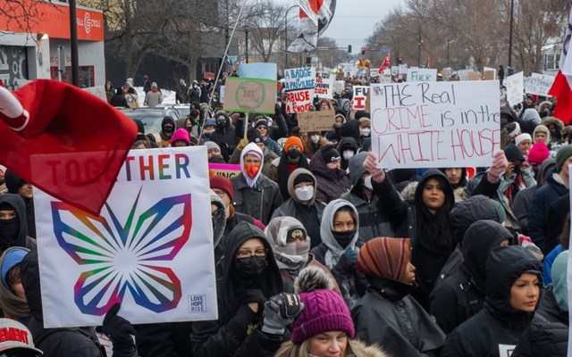 ΗΠΑ: Δεκάδες χιλιάδες διαδηλωτές στη Μινεάπολη με θερμοκρασίες υπό το μηδέν κατά της ICE
