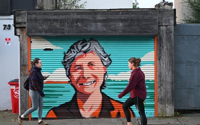 Ιρλανδία: Εξελέγη πρόεδρος η Κάθριν Κόνολι που υποστηρίχθηκε από την αριστερά