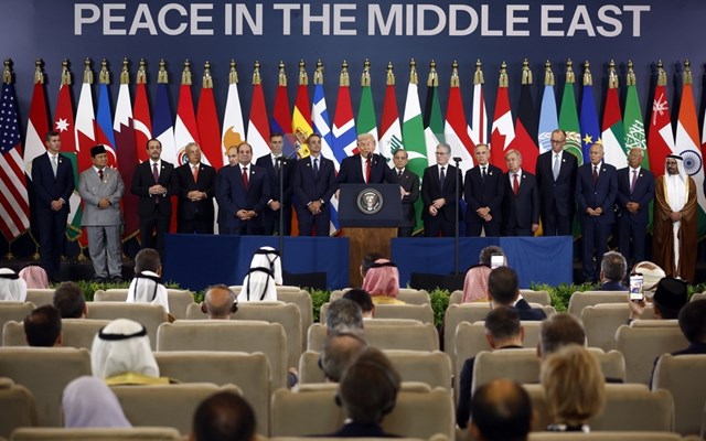 Πολιτικοί, διπλωμάτες και επιχειρηματίες στο "Συμβούλιο Ειρήνης" του Τραμπ για τη Γάζα - Τα ονόματα