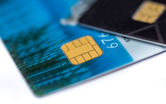 Μελέτη ΙΟΒΕ: Δεύτερη η Ελλάδα στην Ε.Ε. στην εξάπλωση της χρήσης καρτών τη δεκαετία 2015-2024