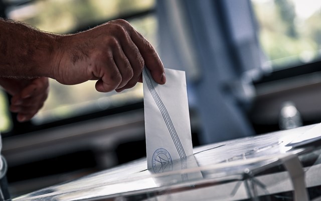 Δημοσκόπηση MRB (β' μέρος): Ένας στους τρεις αναποφάσιστους υπέρ της Καρυστιανού, στο 14,4% o Τσίπρας, 3ος ο Ανδρουλάκης