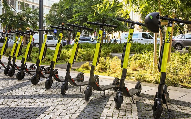 Υπ. Ανάπτυξης για τα ηλεκτρικά πατίνια: "Ελπίζουμε ο κ. Δούκας να μάθει τις αρμοδιότητές του"