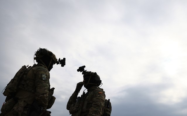 Αυτοματοποιημένη ζώνη με αισθητήρες, drones, ρομπότ - Τι περιλαμβάνει το σχέδιο του ΝΑΤΟ για ενίσχυση της άμυνας στα ρωσικά σύνορα