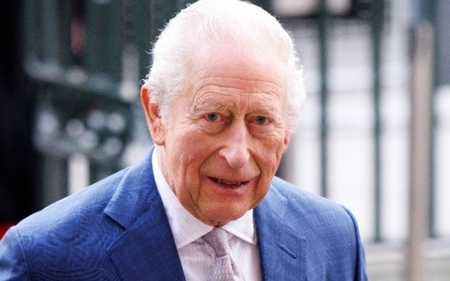 Ο Κάρολος μίλησε πρώτη φορά για τον καρκίνο: "Η θεραπεία μου θα μειωθεί από το νέο έτος"