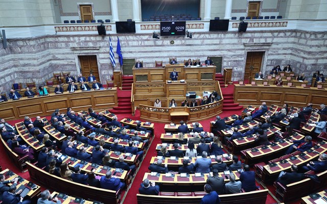 Βουλή: Σε εξέλιξη το πρόγραμμα ηλεκτρονικών πλειοδοτικών δημοπρασιών παραχώρησης απλής χρήσης αιγιαλού και παραλίας