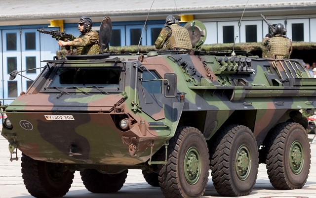 Bloomberg News: Βρετανία και Γερμανία συζητούν την παρουσία δυνάμεων του ΝΑΤΟ στη Γροιλανδία