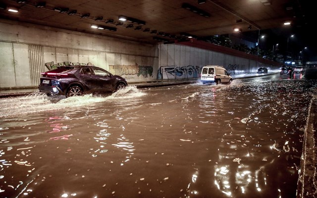 Κακοκαιρία: Επίσκεψη του υφυπ. Κλιματικής Κρίσης στις πληγείσες περιοχές της Αττικής - Το χρονοδιάγραμμα για τις αποζημιώσεις.