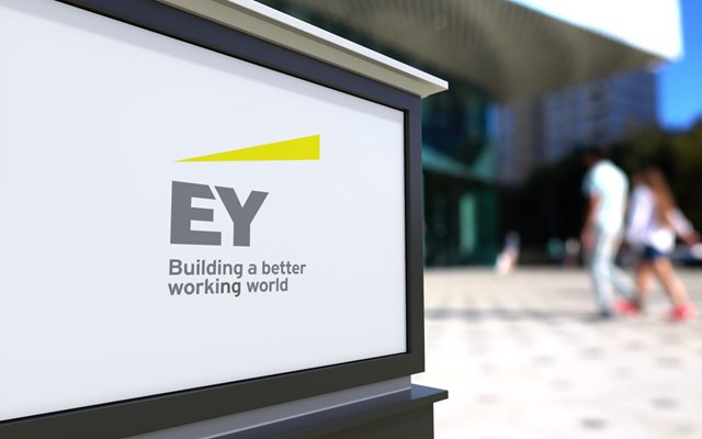 Έρευνα ΕΥ Ελλάδος: Συγκρατημένα αισιόδοξοι οι καταναλωτές, ζητούμενο η εμπιστοσύνη προς τις επιχειρήσεις