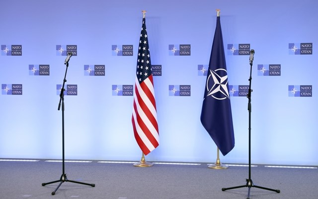 Reuters: Αυστηρό τελεσίγραφο ΗΠΑ στην Ευρώπη για να αναλάβει το κύριο βάρος της άμυνας στο ΝΑΤΟ