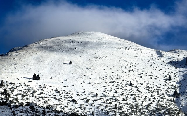 Δράμα: Απεγκλωβίστηκαν δεκάδες επισκέπτες του χιονοδρομικού κέντρου Φαλακρού που παγιδεύτηκαν λόγω έντονης χιονόπτωσης