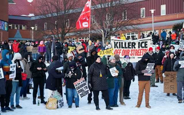 Μινεσότα: Nοσοκόμος σε ΜΕΘ o 37χρονος Άλεξ Πρέτι που έπεσε νεκρός - Τα "αηδιαστικά ψέματα" της κυβέρνησης Τραμπ καταγγέλουν οι γονείς του