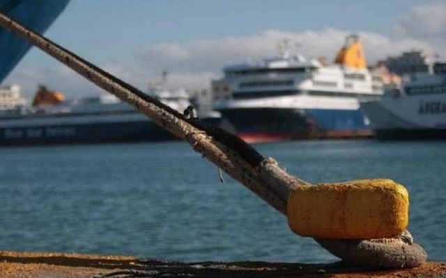 Ισχυροί άνεμοι κρατούν δεμένα τα πλοία στα περισσότερα λιμάνια – Κανονικά οι απόπλοι για την Κρήτη από το λιμάνι του Πειραιά