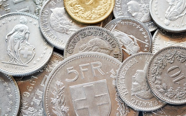 Το ελβετικό φράγκο σκαρφάλωσε σε υψηλό 11ετίας και οι Ελβετοί ανησυχούν