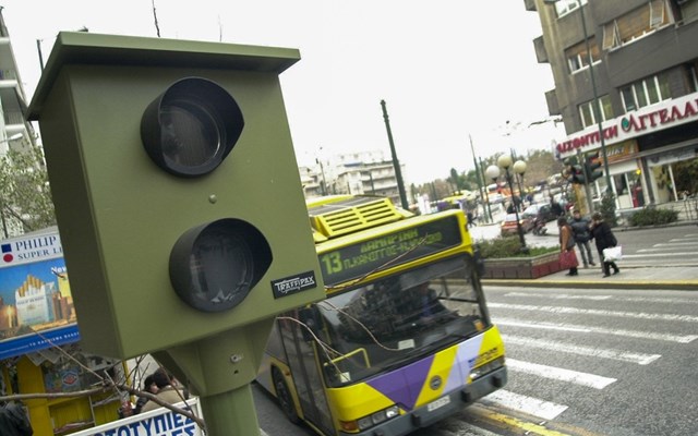 Χιλιάδες παραβάσεις για κόκκινο έπιασαν οι κάμερες στους δρόμους της Αθήνας