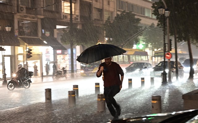 Red Code για την κακοκαιρία της Κυριακής, ήχησε το 112 - Πού θα χτυπήσουν τα πιο έντονα φαινόμενα τις επόμενες ώρες