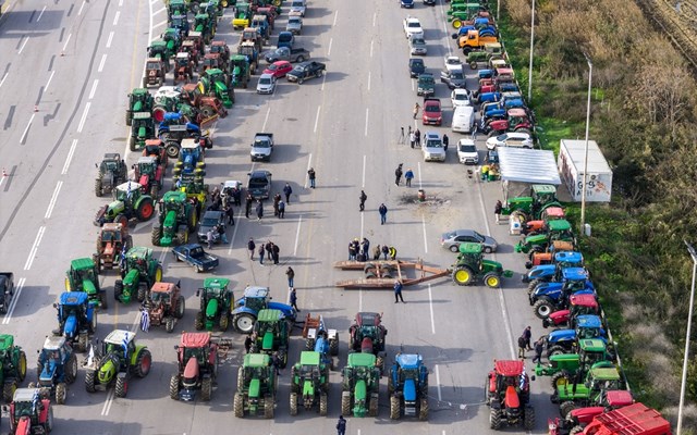 Αγροτικές κινητοποιήσεις: Άνοιξε το ρεύμα προς Θεσσαλονίκη στα διόδια Μαλγάρων - Κλειστό το ρεύμα προς Αθήνα