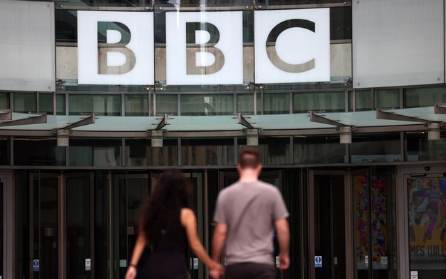 Βρετανία: Το BBC δεν είναι "θεσμικά προκατειλημμένο", λέει ο Μάικλ Πρέσκοτ