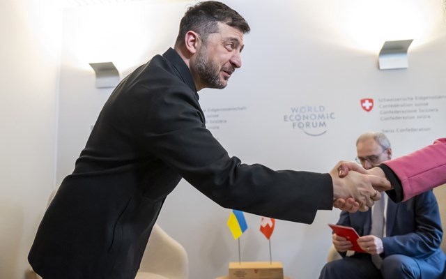 Ζελένσκι: Για τη Ρωσία είναι "πιο σημαντικό να τρομοκρατεί από το να επιλέγει τη διπλωματία"