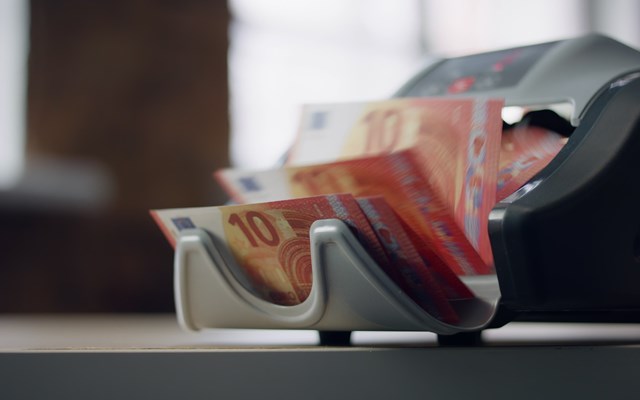 Μικρή αύξηση 1,7% του τζίρου στο λιανεμπόριο τον Νοέμβριο με "βαρίδι" τα καύσιμα