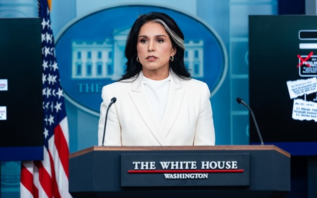 ΗΠΑ: Η επικεφαλής των μυστικών υπηρεσιών Τούλσι Γκάμπαρντ αποκλείστηκε από το σχέδιο κατά Μαδούρο λόγω προηγούμενων απόψεών της