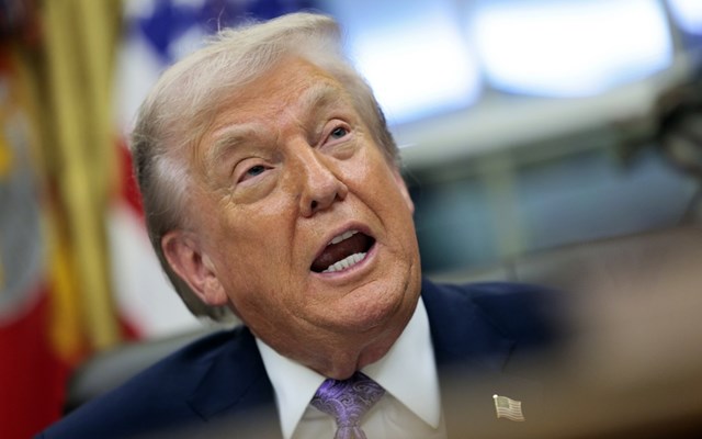 Τραμπ: "Ο Ζελένσκι δεν έχει τίποτα μέχρι να το εγκρίνω εγώ"