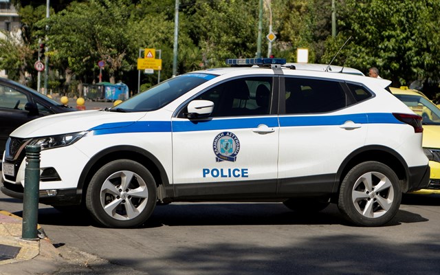 Μικρολίμανο: Ληστεία με μπαλτά σε κατάστημα τυχερών παιχνιδιών – Διέφυγε ο δράστης με 12.000€