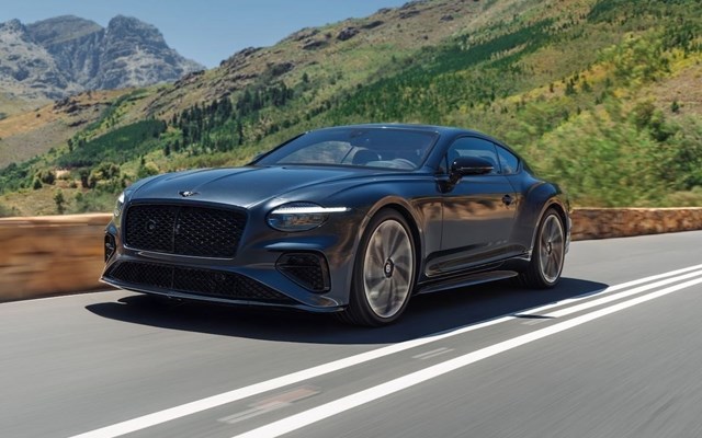 Η νέα Bentley Continental GT S αποχαιρετά τον W12 για έναν υβριδικό V8